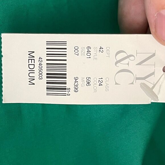 New York & Co. Stretch Top Green Nwt - Picture 9 of 9